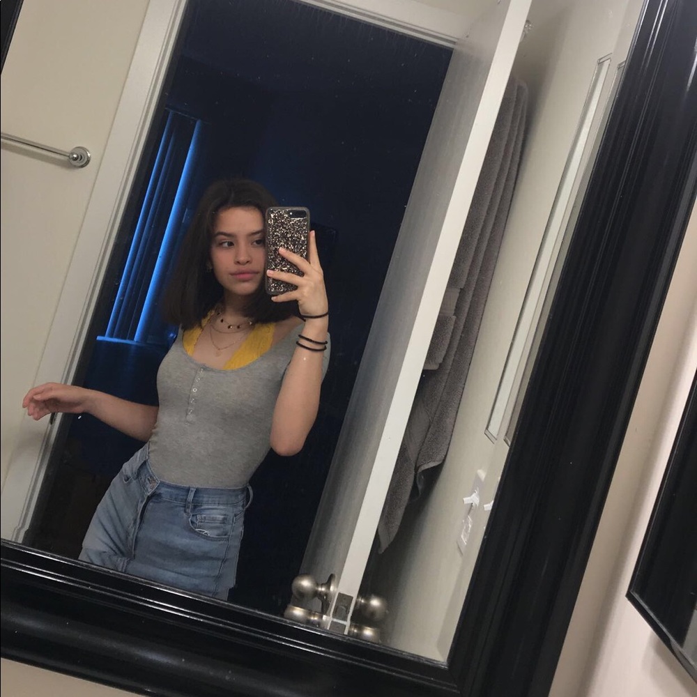 Meet your Posher, Mia